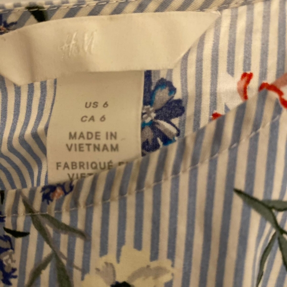 H&M light blue faded floral pattern shirt - Picture 5 of 7